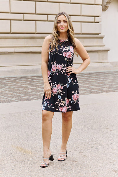 Foral Lace Detail Sleeveless Dress